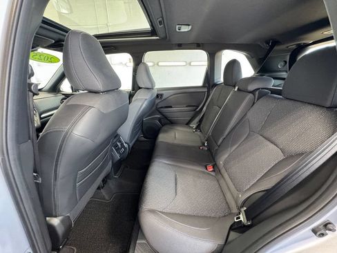 Used 2025 Subaru Forester Premium AWD/4WD image 20