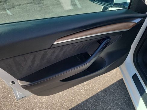 Used 2023 Tesla Model 3 Standard Range RWD image 9