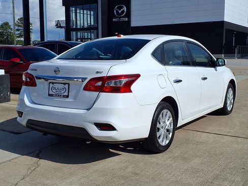 Used 2019 Nissan Sentra SV FWD image 2