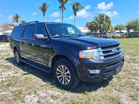 Used 2017 Ford Expedition EL XLT w/ Equipment Group 202A AWD/4WD image 4