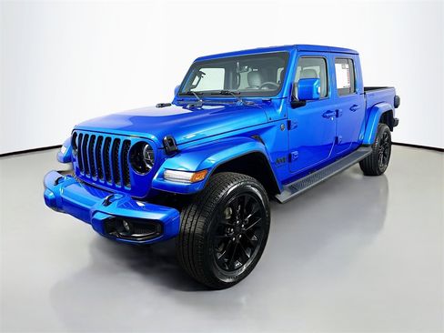 Used 2023 Jeep Gladiator Overland image 3