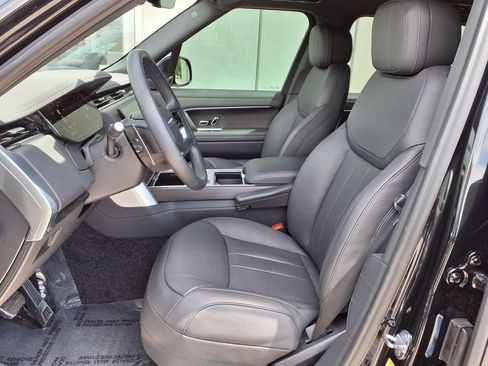 Certified 2025 Land Rover Range Rover SE AWD/4WD image 10