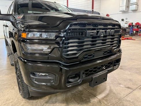 Used 2025 RAM 2500 Big Horn AWD/4WD image 2