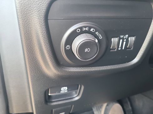 Used 2021 Jeep Grand Cherokee L Overland w/ MOPAR Finishing Package image 22