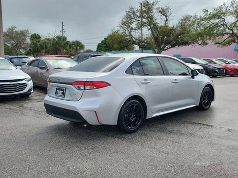 Used 2023 Toyota Corolla LE image 5