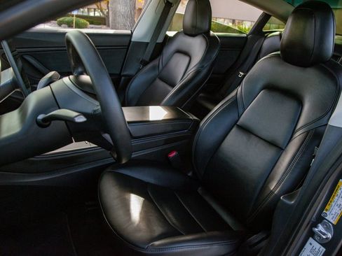 Used 2021 Tesla Model 3 Performance image 12