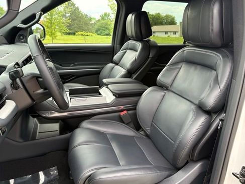 Used 2026 Lincoln Navigator Reserve w/ Jet Appearance Package AWD/4WD image 14