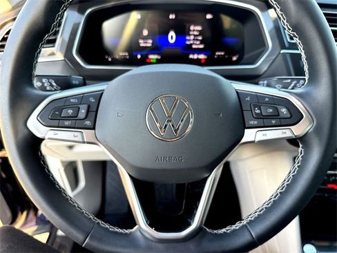 Certified 2023 Volkswagen Tiguan SE w/ Panoramic Sunroof Package image 14