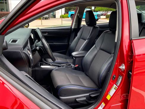 Used 2017 Toyota Corolla SE w/ Carpet Mat Package (TMS) FWD image 8