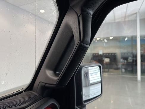 Used 2023 Jeep Gladiator Rubicon w/ Cold Weather Group image 35