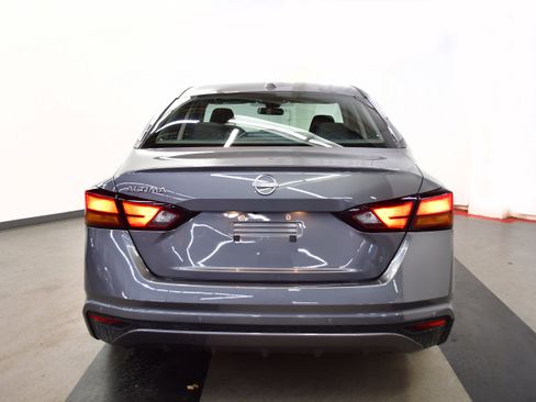 Used 2025 Nissan Altima 2.5 SV FWD image 6