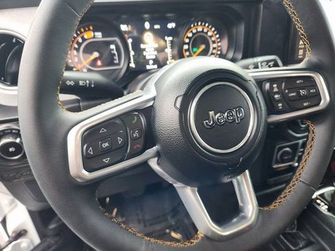 Used 2024 Jeep Wrangler Sahara image 20