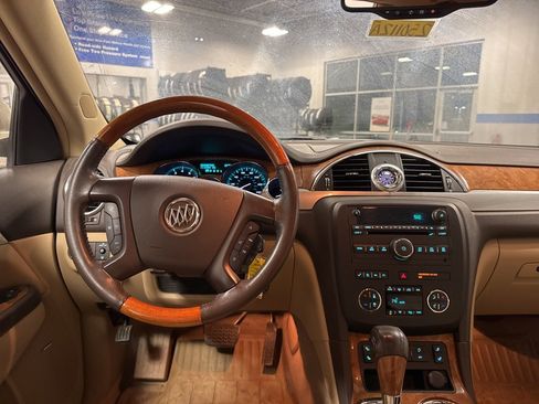 Used 2008 Buick Enclave CXL w/ Entertainment Package #1 image 5