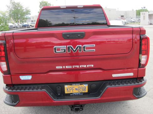 Used 2024 GMC Sierra 1500 Elevation w/ LPO, Elevation Black Package AWD/4WD image 4