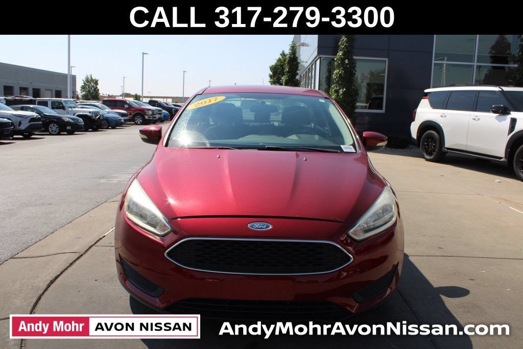 Used 2017 Ford Focus SE FWD image 2