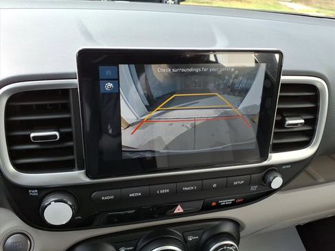 Certified 2024 Hyundai Venue SEL image 28