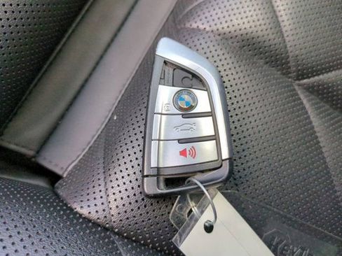 Used 2023 BMW X5 xDrive45e image 36