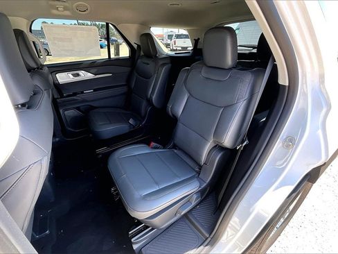 New 2025 Ford Explorer Active w/ Active Comfort Package image 24