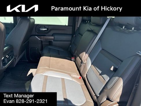 Used 2022 GMC Sierra 2500 Denali w/ Denali Ultimate Package AWD/4WD image 17