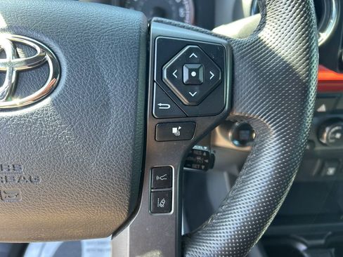 Used 2020 Toyota Tacoma TRD Sport image 8