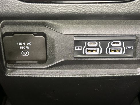 Certified 2025 Jeep Grand Cherokee Altitude image 34