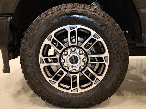 Certified 2024 Ford F350 Limited w/ FX4 Off-Road Package image 39