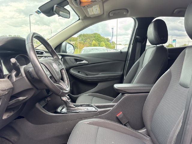 Used 2020 Buick Encore GX Preferred w/ Sport Touring Package FWD image 17