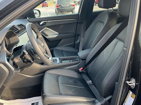 Used 2025 Audi Q3 2.0T Premium image 24