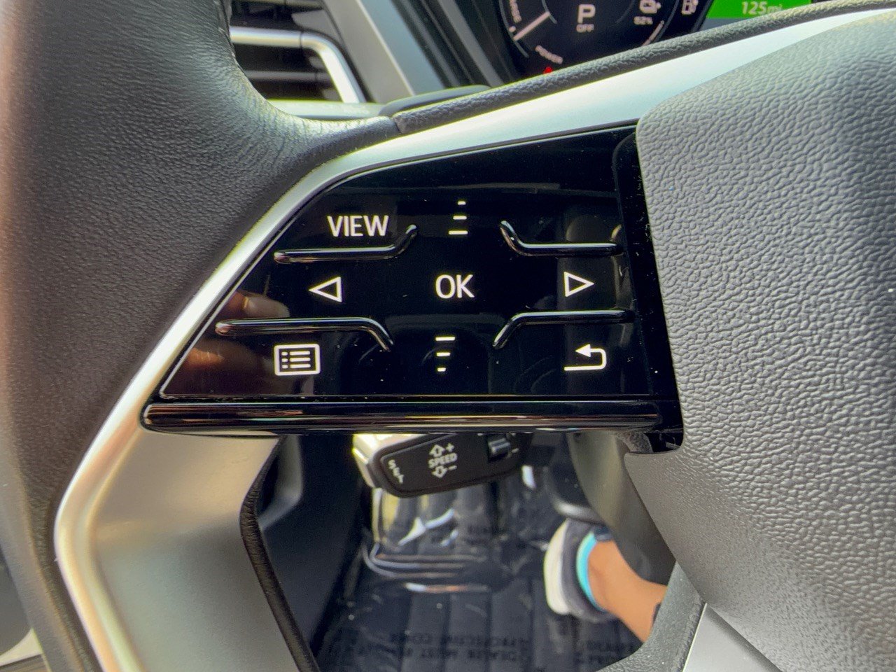 Certified 2023 Audi Q4 e-tron Premium Plus w/ Premium Plus RWD image 18