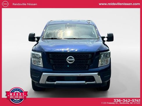 Used 2021 Nissan Titan SV w/ SV Convenience Package AWD/4WD image 9