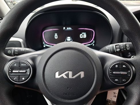 Used 2023 Kia Soul LX FWD image 18