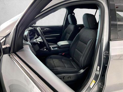 Used 2024 Chevrolet Traverse LT FWD image 27