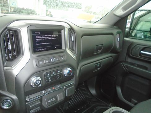 New 2026 GMC Sierra 2500 Pro w/ Convenience Package image 10