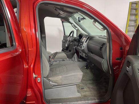 Used 2015 Nissan Frontier PRO-4X image 28