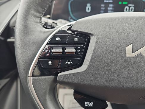 Used 2023 Kia Niro SX Touring FWD image 18