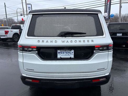 Used 2022 Jeep Grand Wagoneer Series III w/ Flexible Seating Group image 5