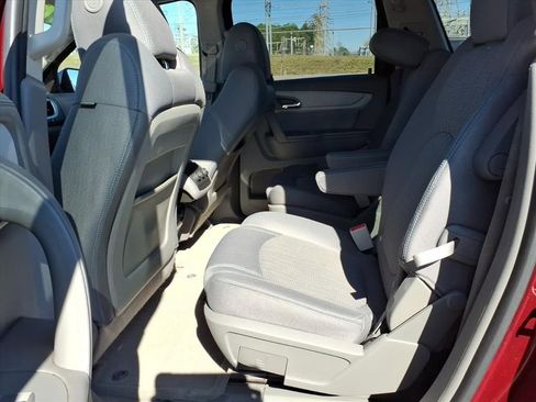 Used 2016 Chevrolet Traverse LT w/ Style and Technology Package image 17