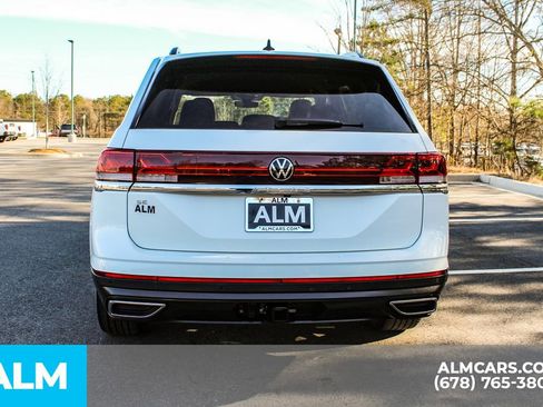 Used 2024 Volkswagen Atlas SE image 11