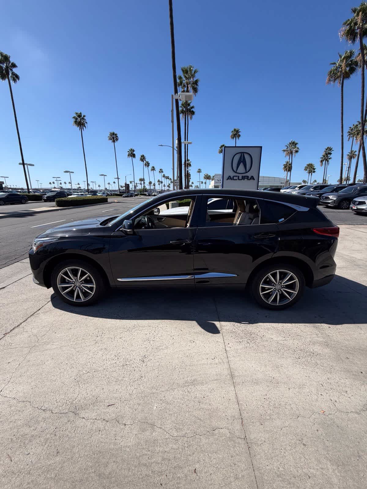 Used 2023 Acura RDX w/ Technology Package FWD image 6