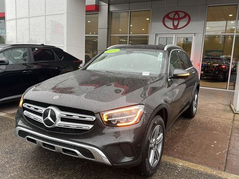 Used 2021 Mercedes-Benz GLC 300 4MATIC image 2
