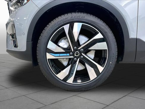 New 2026 Volvo XC40 B5 Ultra w/ Protection Package Premier AWD/4WD image 16
