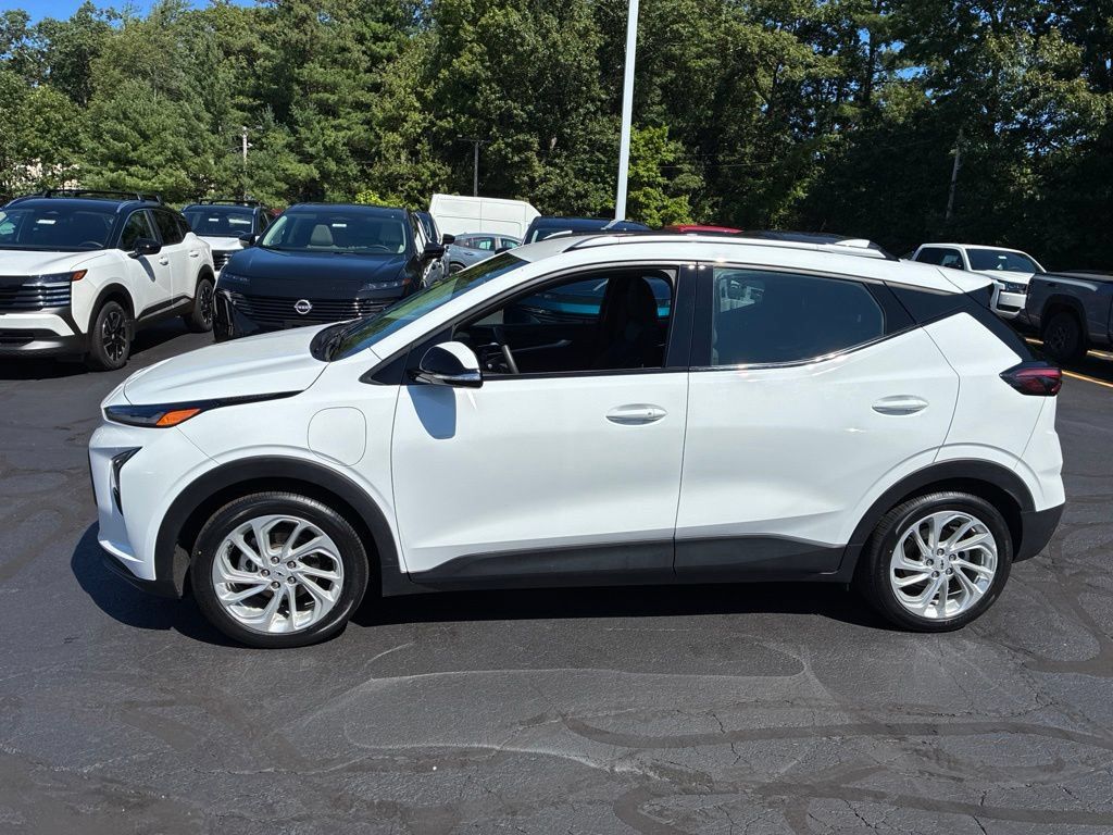 Used 2023 Chevrolet Bolt EUV LT w/ Driver Confidence Package FWD image 4