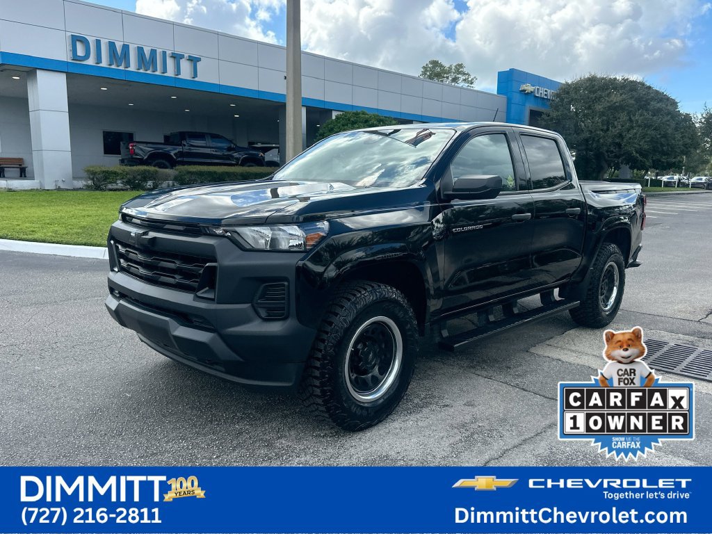 Used 2025 Chevrolet Colorado W/T w/ Advanced Trailering Package AWD/4WD image 1