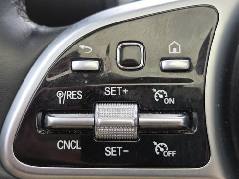 Used 2022 Mercedes-Benz GLB 250 4MATIC image 15