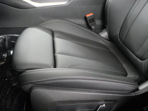 Used 2025 BMW 330i 330i w/ M Sport Package image 11