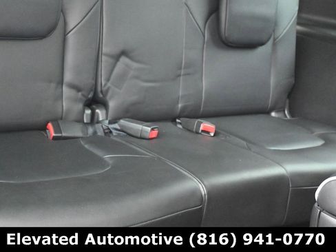 Used 2023 INFINITI QX80 Premium Select w/ All-Season Package image 12