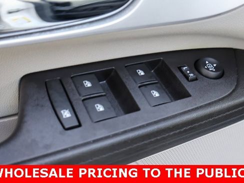 Used 2017 Chevrolet Equinox Premier w/ Enhanced Convenience Package image 10