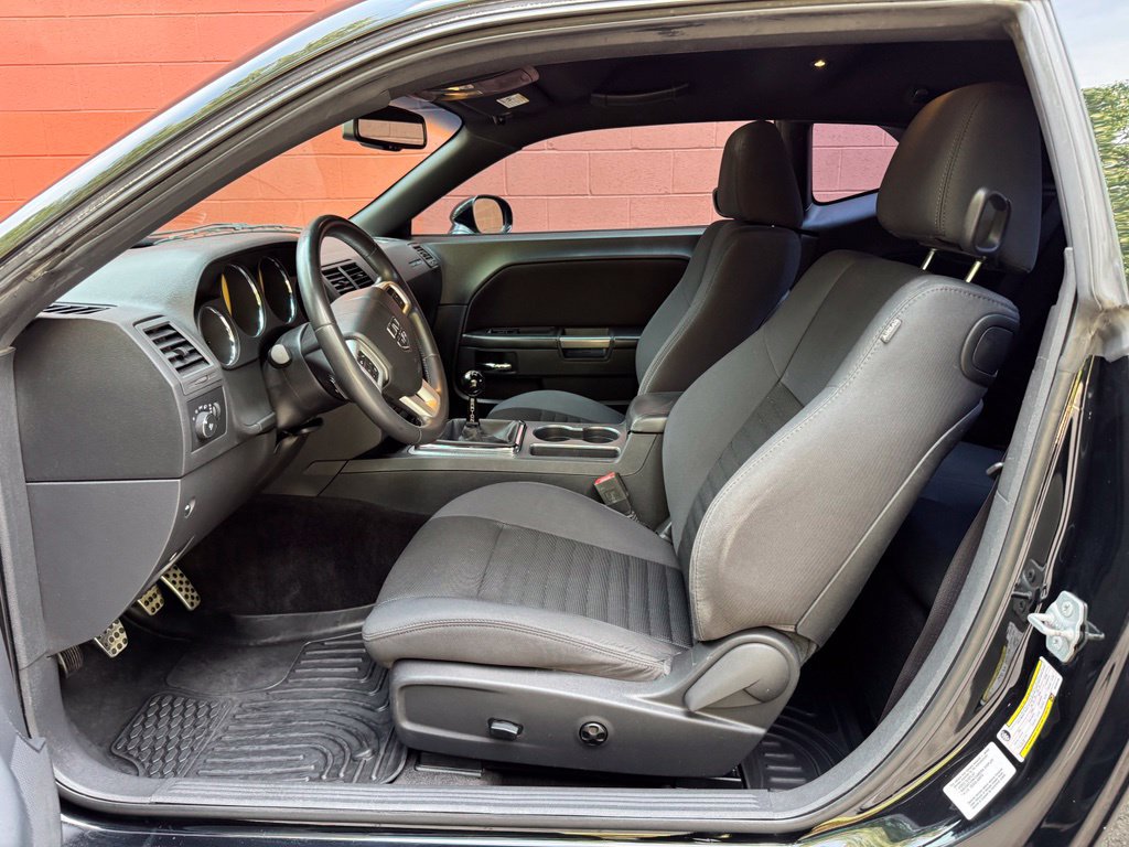 Used 2014 Dodge Challenger R/T RWD image 11