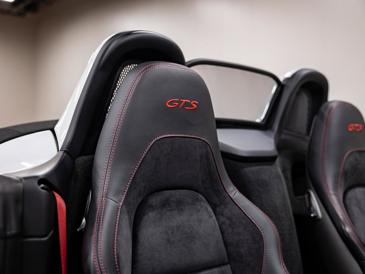 Used 2018 Porsche 718 Boxster GTS RWD image 16