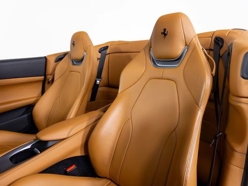 Used 2019 Ferrari Portofino image 25